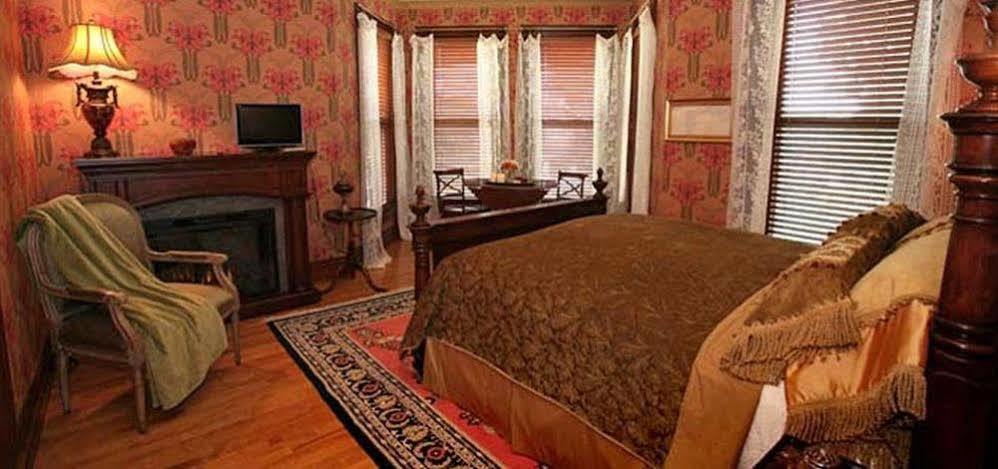 Historic Webster House Bed And Breakfast Inn Bay City Exterior photo